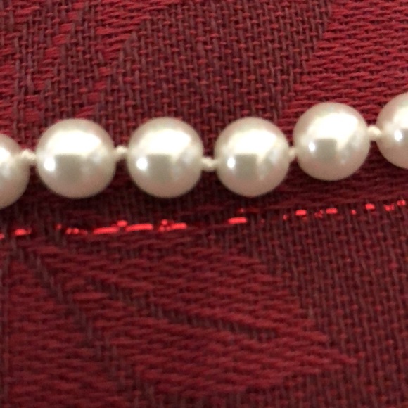NWT—Pearl simulated bracelet. - Picture 4 of 5